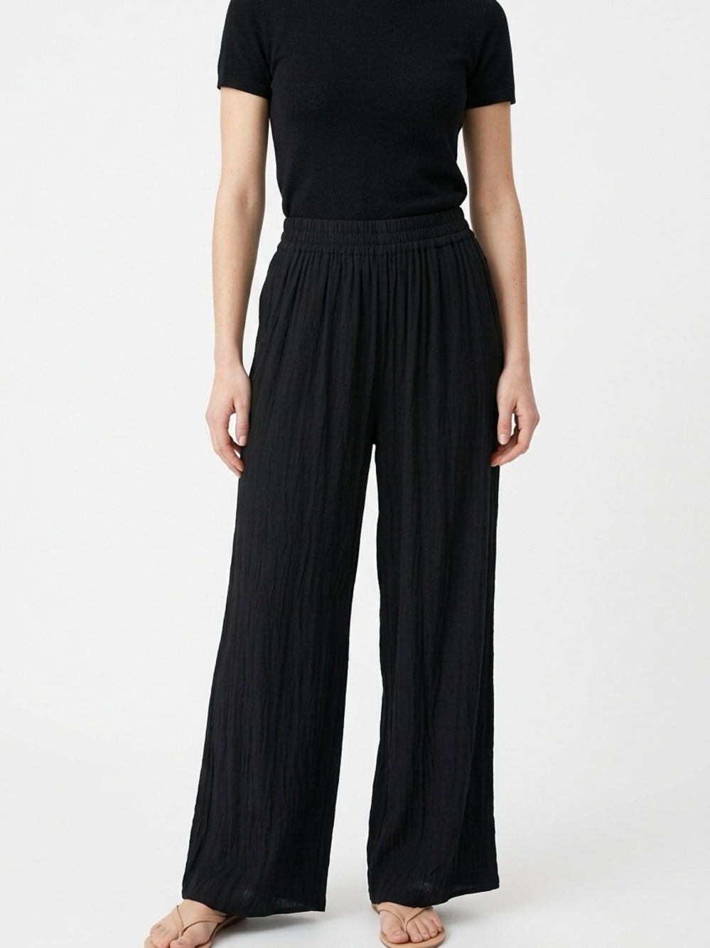 ZARA | Black Wide-Leg Crinkle Pleated Trousers Womenโs Size X-Small